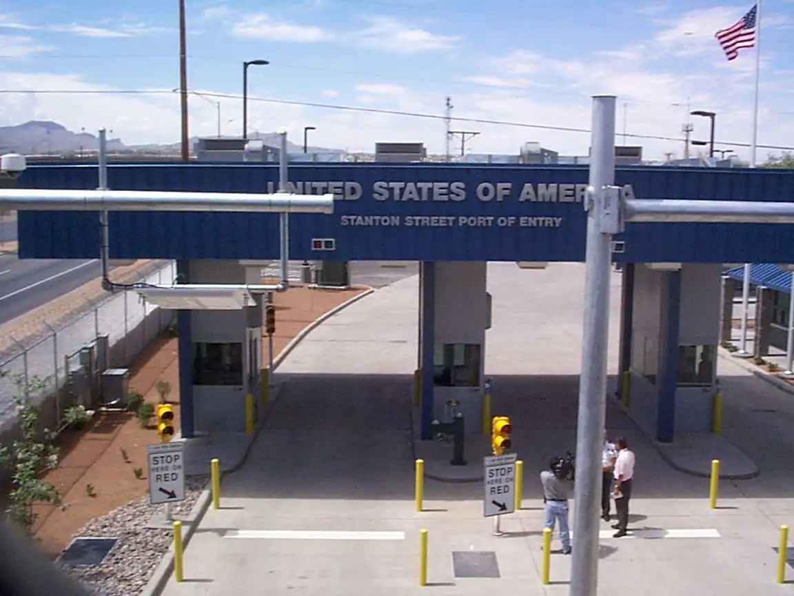 Stanton DCL border crossing