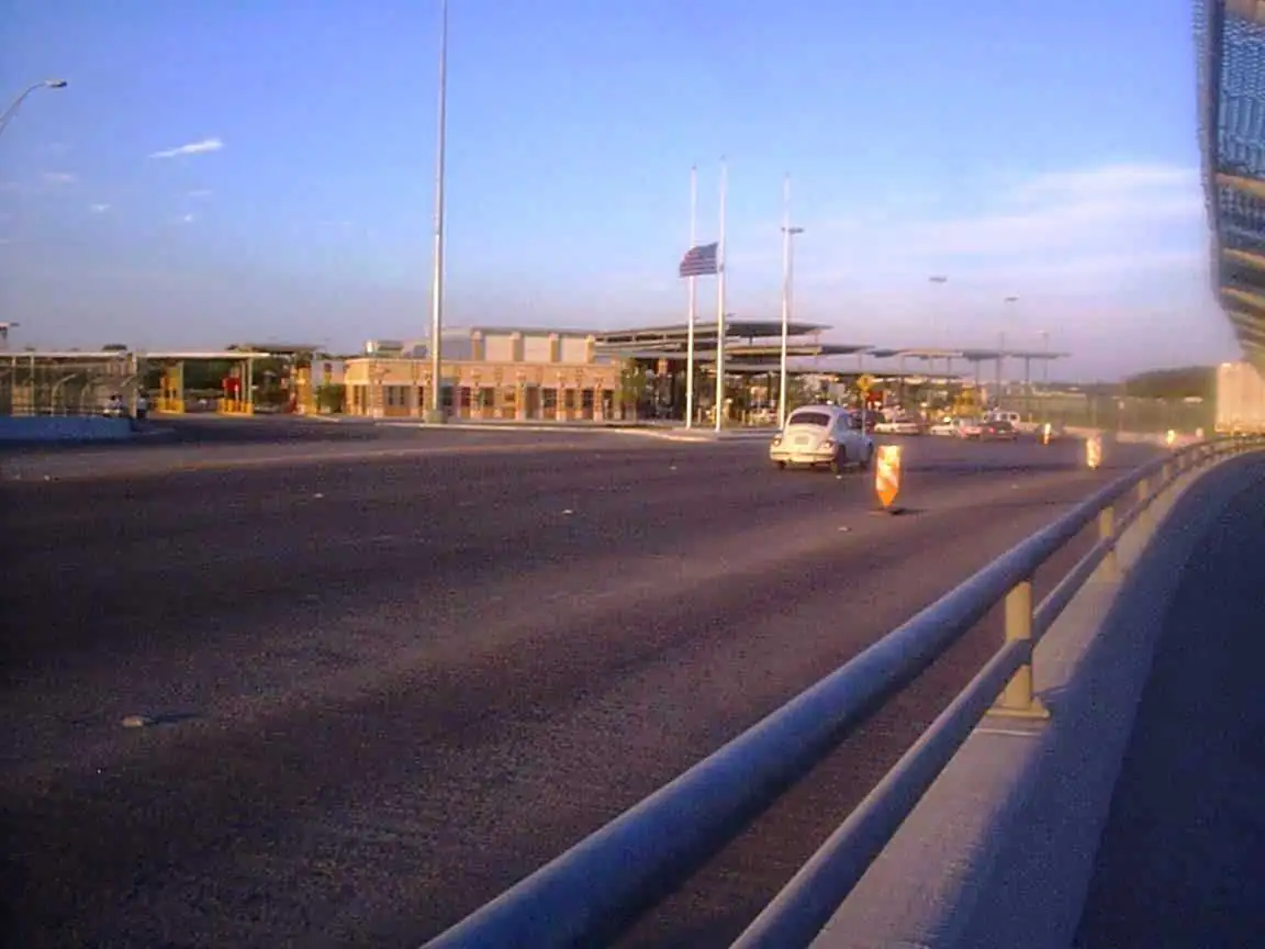 Eagle Pass Bridge II border crossing